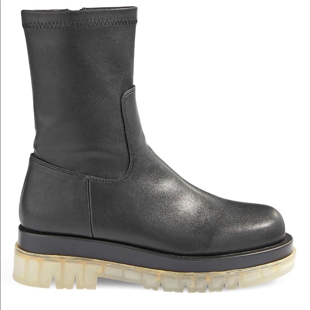 Boots with translucent two part sole 🥾